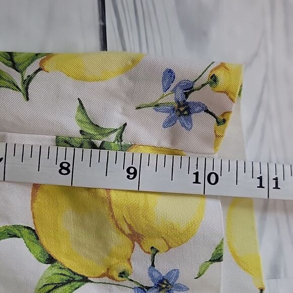 Talbots Perfect Short Lemon Print Women's  Size 6 - Picture 11 of 11